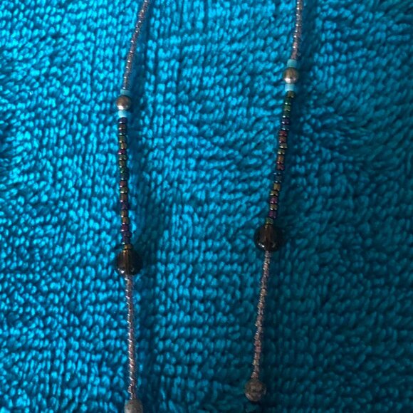 Elephant Aromatherapy Necklace with lava and sparkly glass beads - Picture 4 of 5